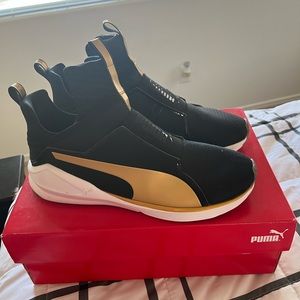 Puma womens shoes size 9